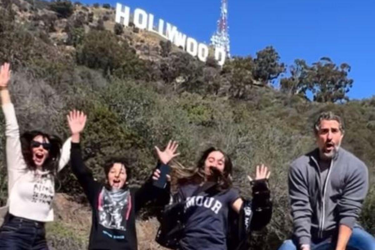 Marcos Mion apareceu dançando com a família em frente ao letreiro de Hollywood