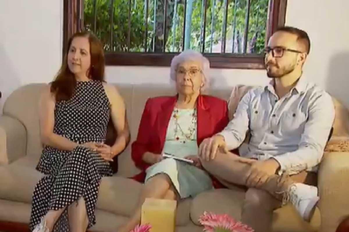Neto compila cartas e poesias que a avó escreveu para parentes e lança livro