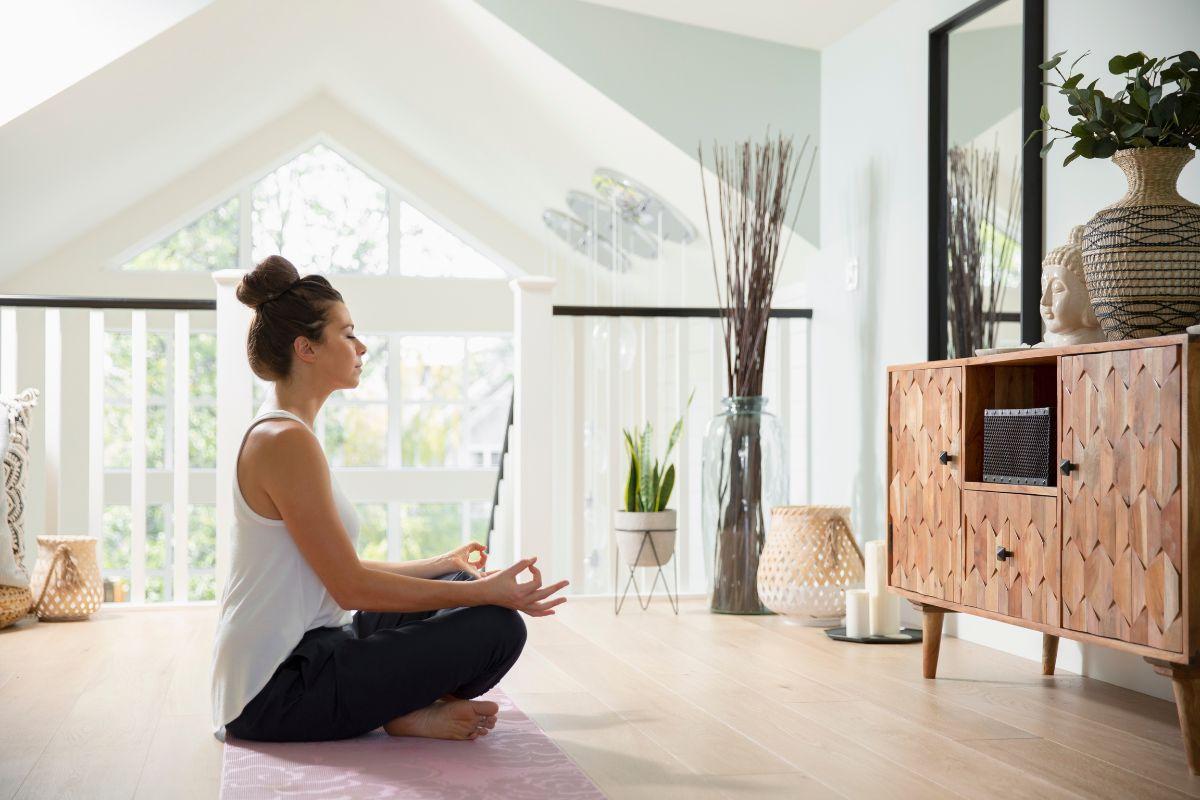 O segundo e o terceiro trimestre de gravidez são próprios para relaxar e trazer energia a partir das técnicas de respiração da yoga