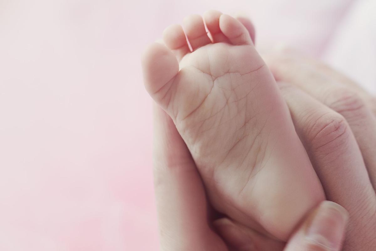 A massagem pode acalmar o bebê