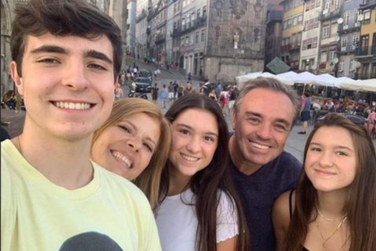 Gugu Liberato e a família