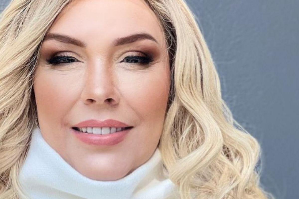 Simony conta que está curada do câncer