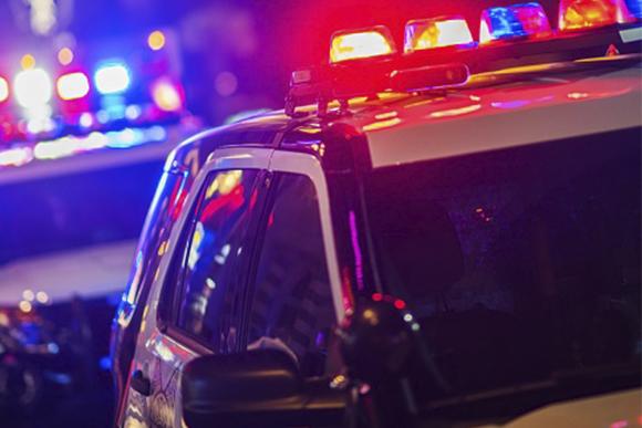 O homem se assustou e fugiu da casa, mas foi encontrado pela polícia da região