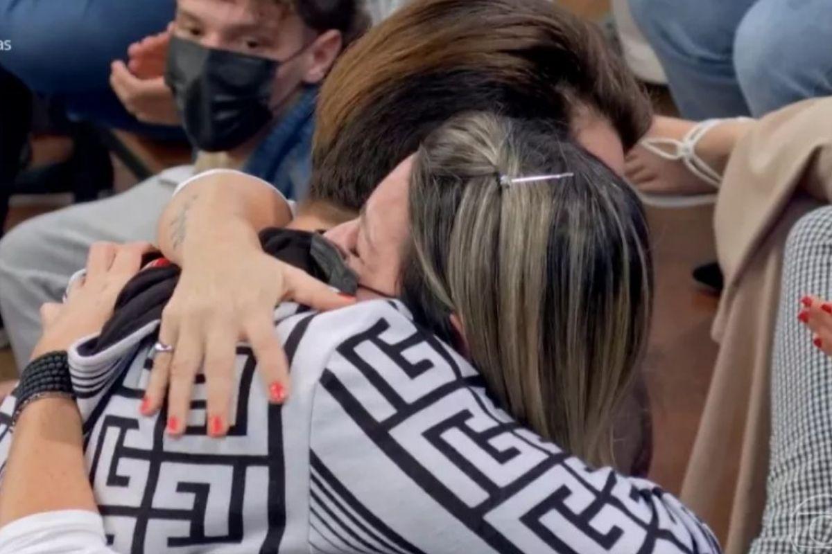 A mãe emocionou todos no programa do 'Altas Horas' ao relembrar do filho