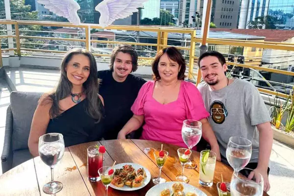 Carla Vilhena vai contar o dia à dia de mães famosas