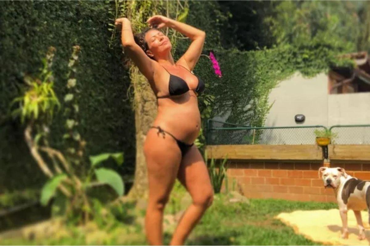 Fabiula Nascimento mostra barriga