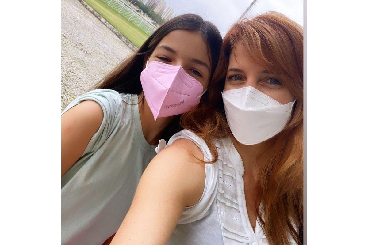 A jornalista raramente posta foto com a filha