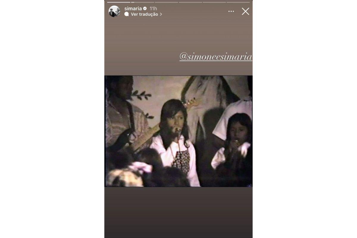 Simaria compartilhou uma foto cantando ao lado da irmã após decidirem parar de trabalhar juntas