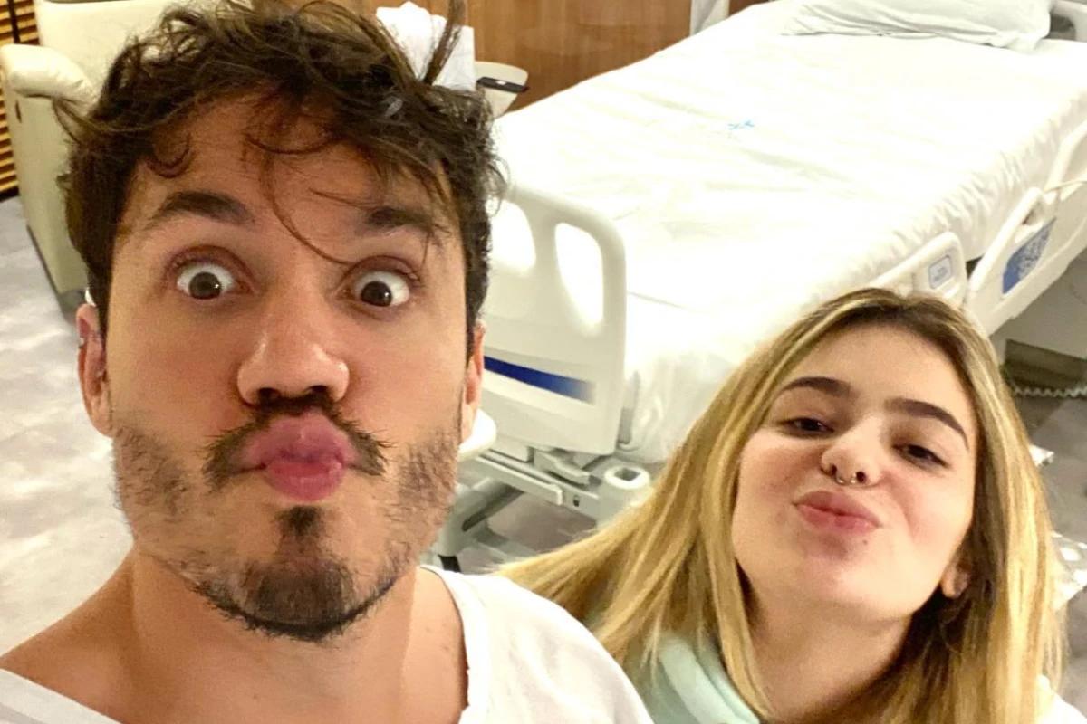 Eliezer e Viih Tube juntos em um hospital