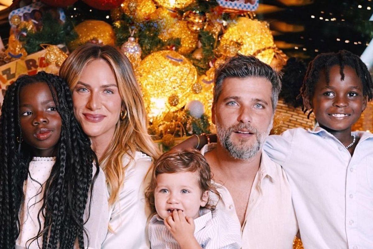 Giovanna Ewbank mostra bagunça que o filho caçula causa em passeio