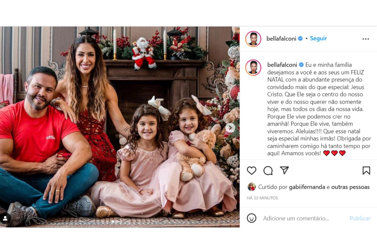 A família posou para desejar Feliz Natal