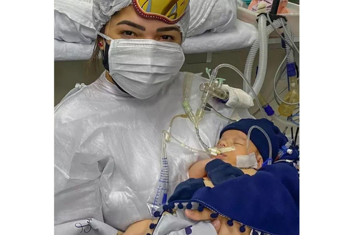 Youtuber Juliana Priscila faz vídeo de desabafo após saber da morte do filho
