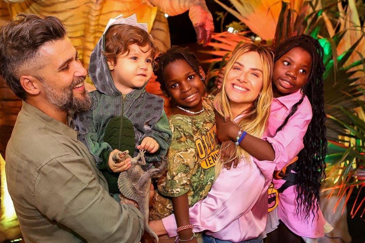Giovanna Ewbank, Bruno Gagliasso, Titi, Bless e Zyan