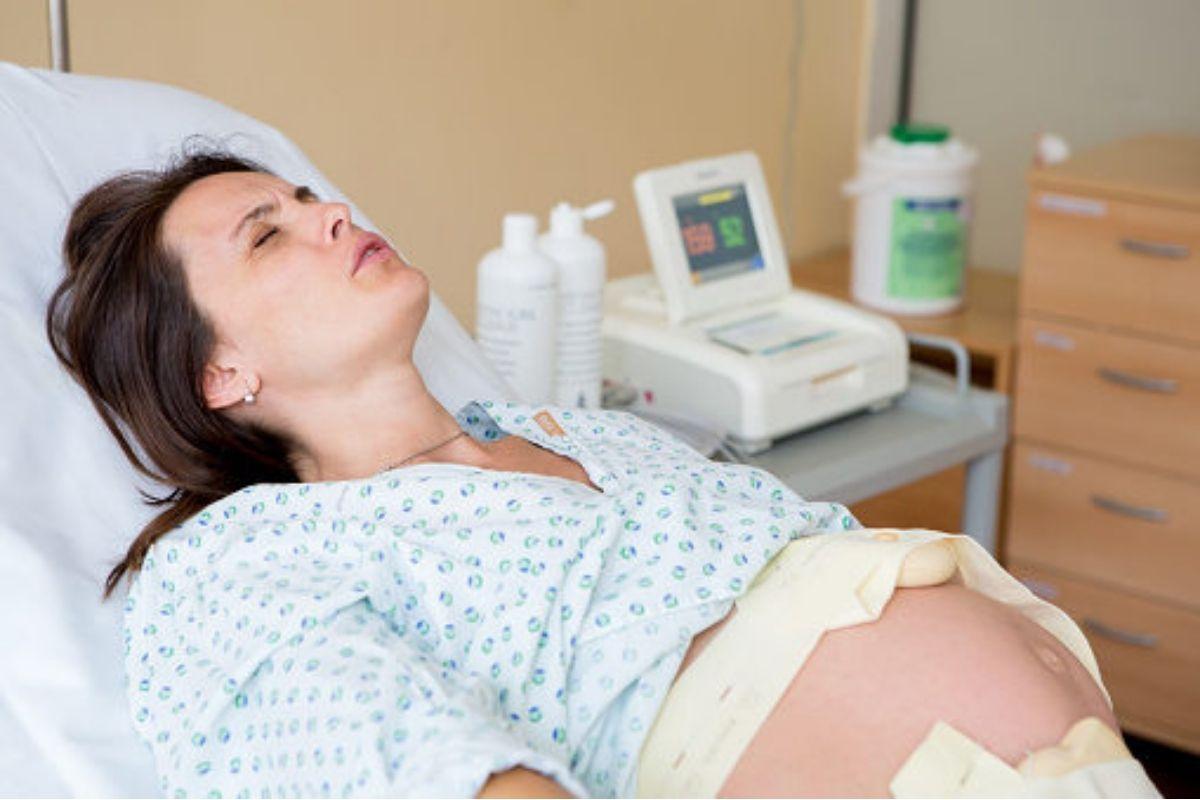 A mulher decidiu fazer o parto em um hospital local