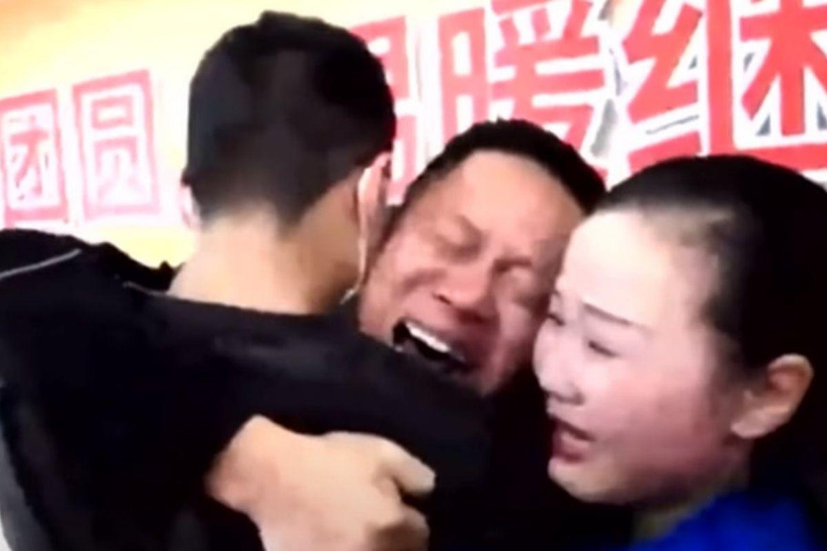 Sun Haiyang e Peng Siying reencontram filho desaparecido aos 4 anos de idade