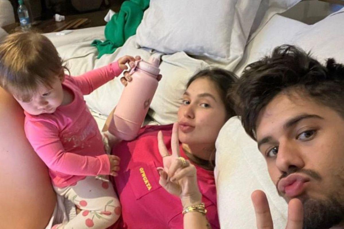 mostra momento em família com Virginia e Maria Alice