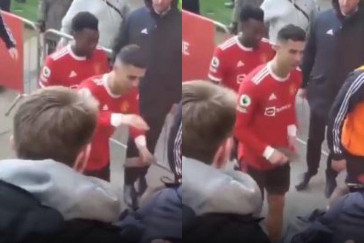 Cristiano Ronaldo deu um tapa no celular de um menino, após a derrota do time