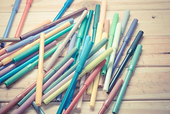 Se a criança riscar um móvel, é só passar pasta de dente que o desenho sai (Foto: Shutterstock)