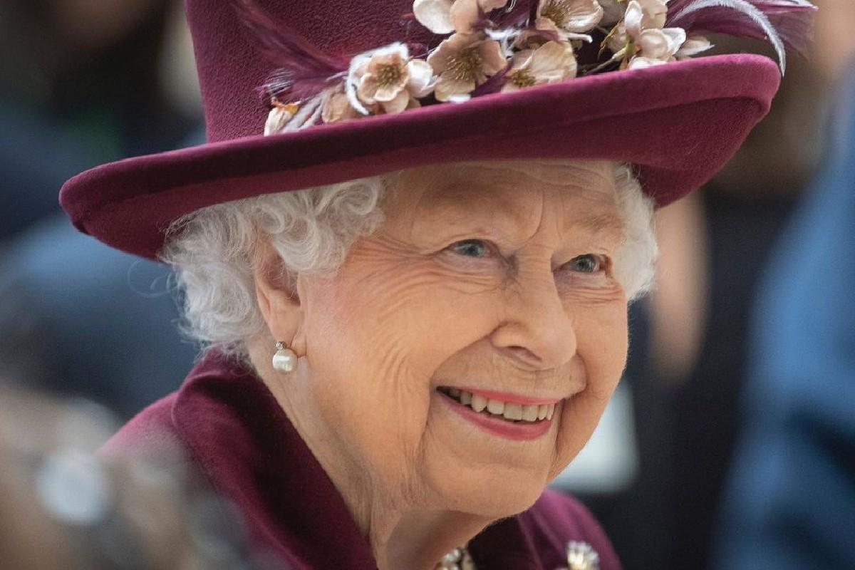 A família real tem acompanhado a Rainha Elizabeth nesse período