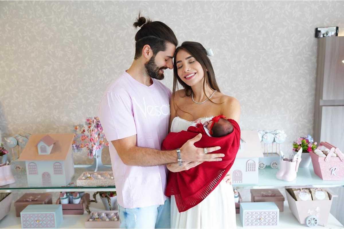 Alok e Romana Novais montaram o enxoval completo na Nina & Maria para os dois filhos