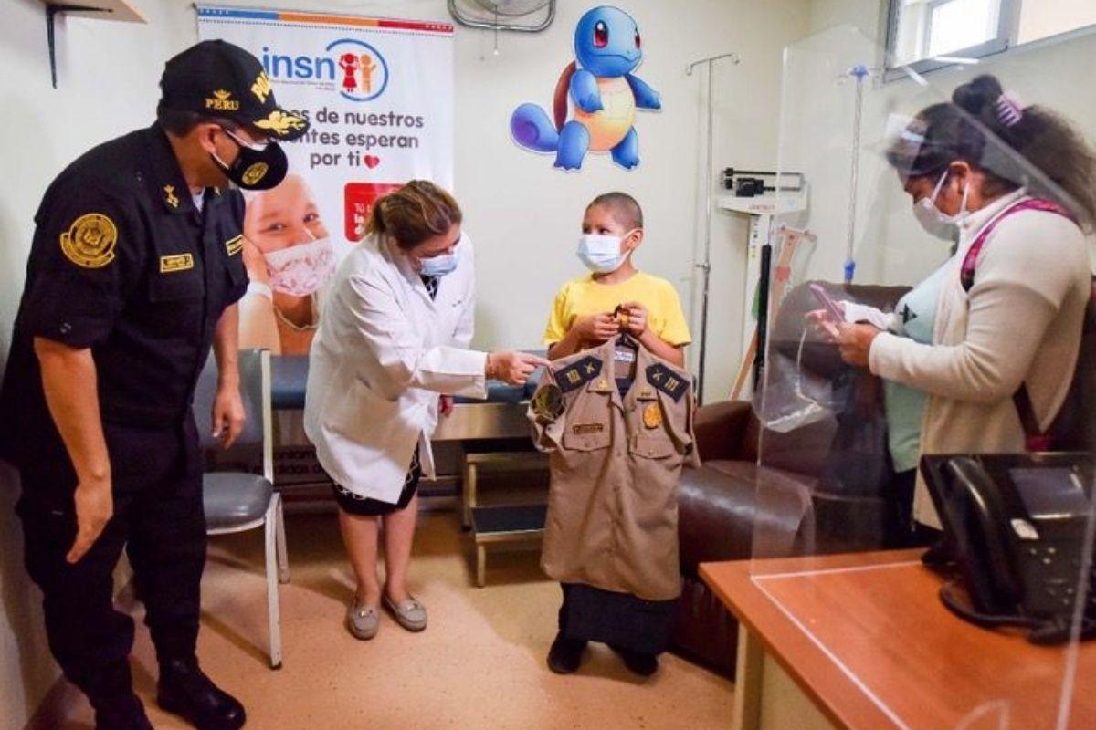 Gonzalo teve autorização dos médicos para se vestir de policial