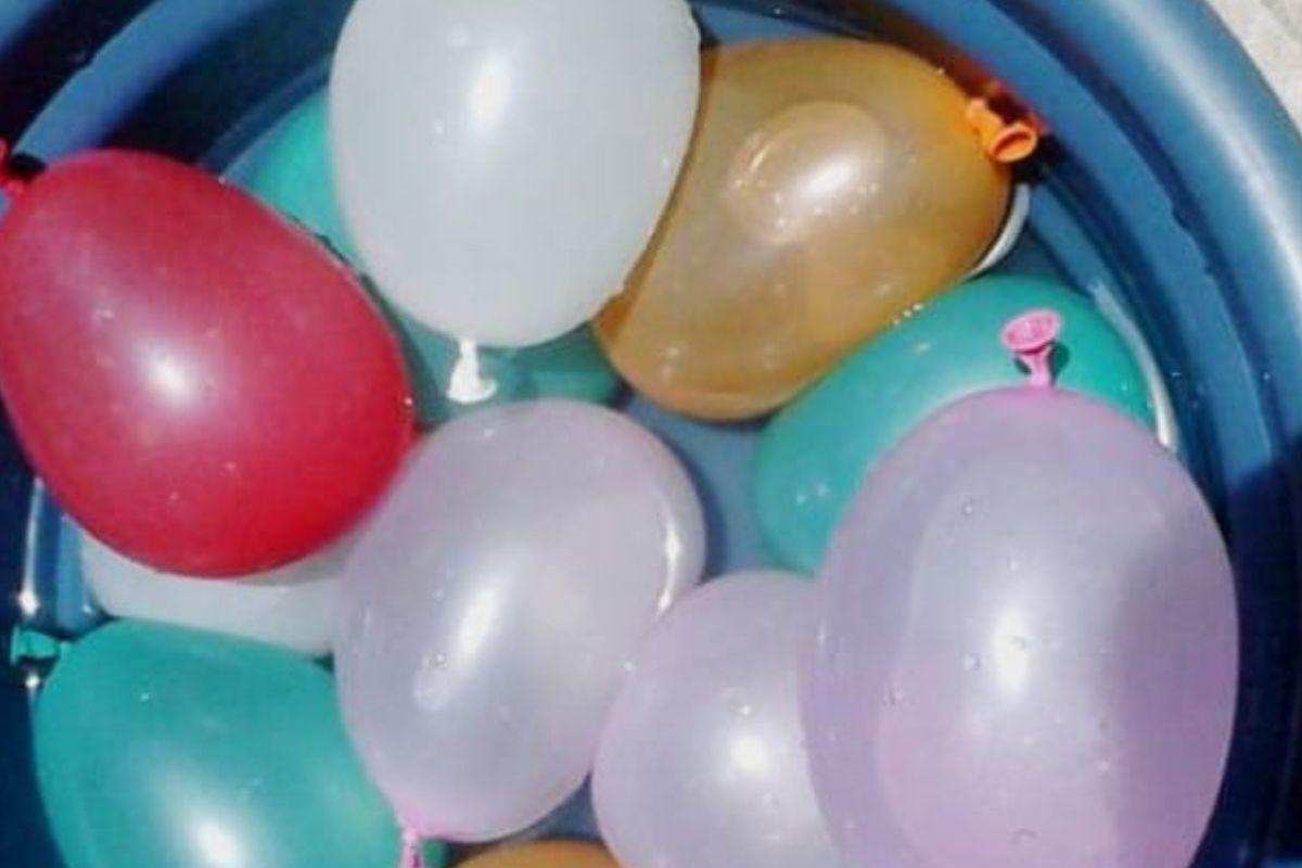 Ao brincar com bexiga de água, criança escorrega e morre ao bater a cabeça (Foto: reprodução/PInterest/Buzzfeed)