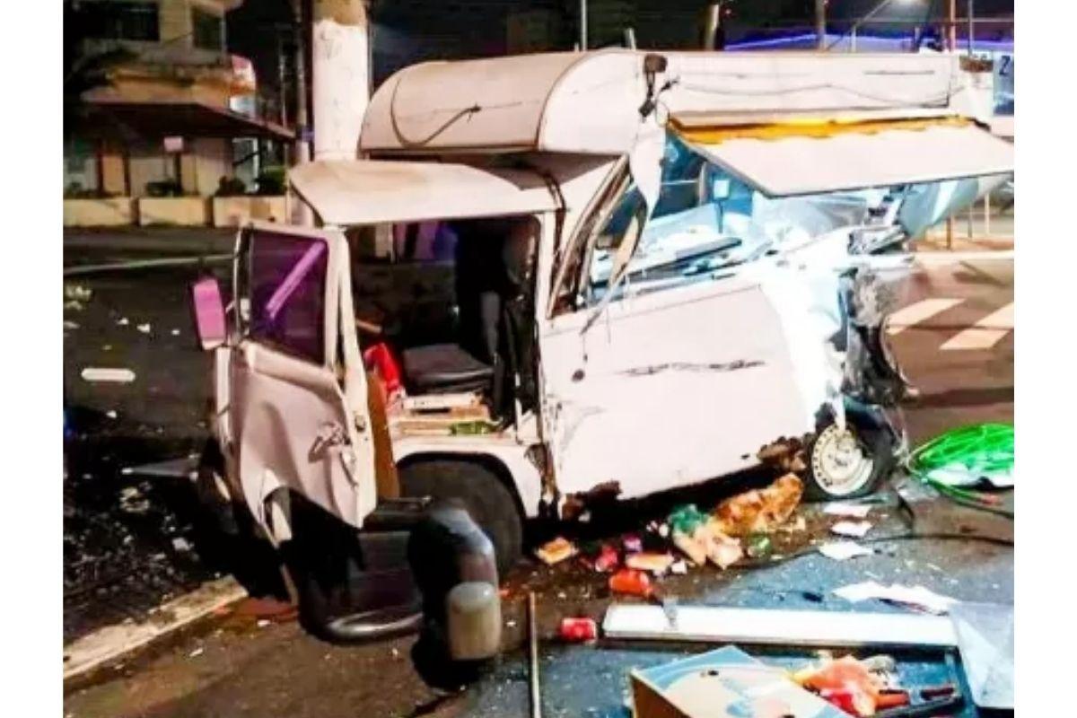 O acidente destruiu a kombi que era usada pela família