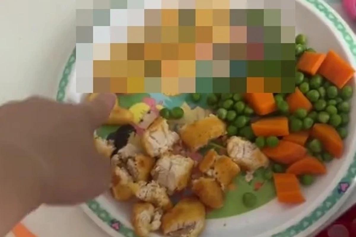 Prato de criança com comida