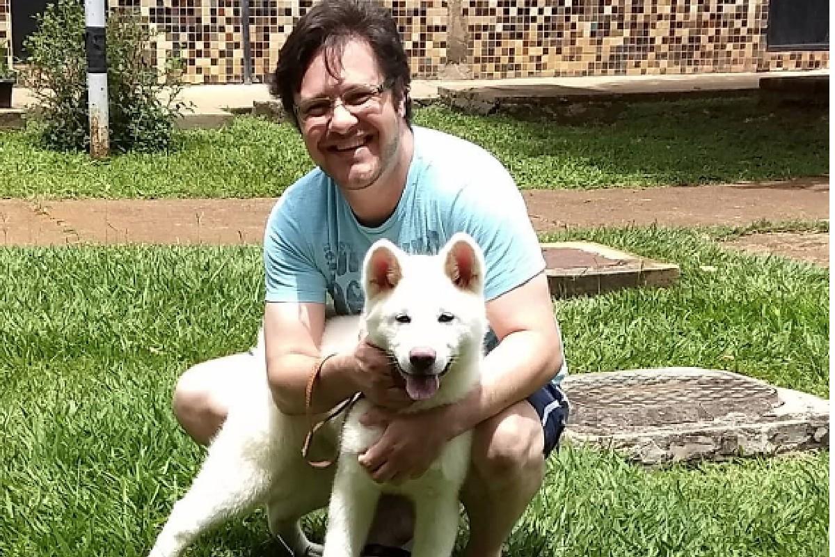 Homem que sequestrou menina e a colocou dentro de uma mala