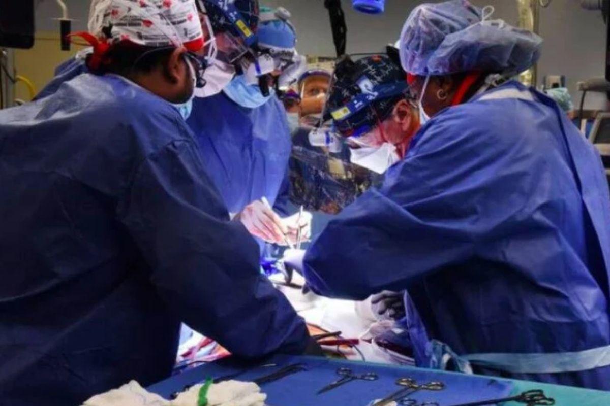 Hospital norte-americano realiza primeiro transplante de coração parcial