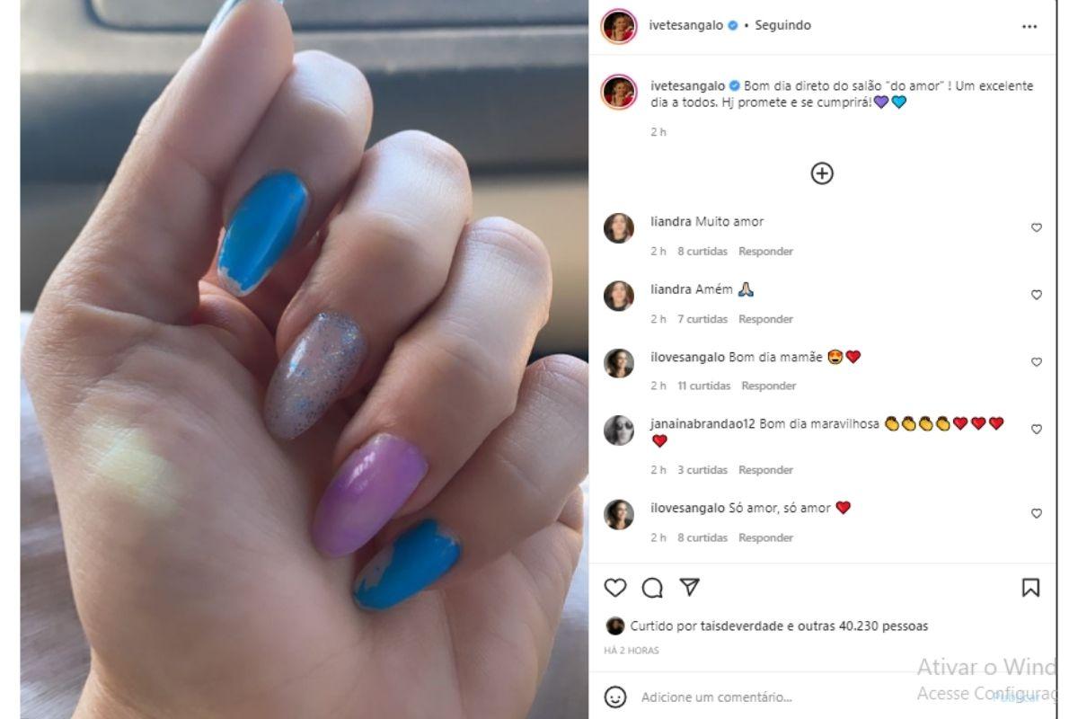 Ivete mostrou as unhas pintadas no Instagram