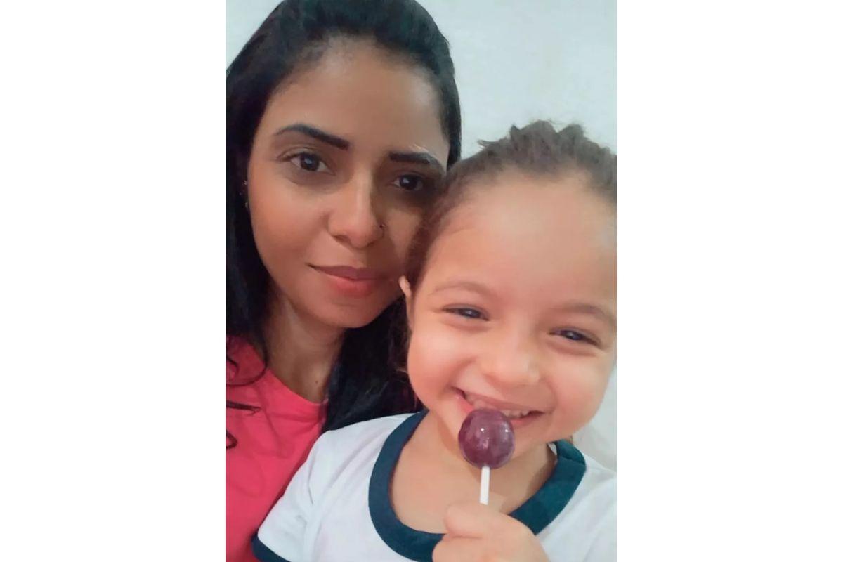 Criança é esquecida em ônibus escolar