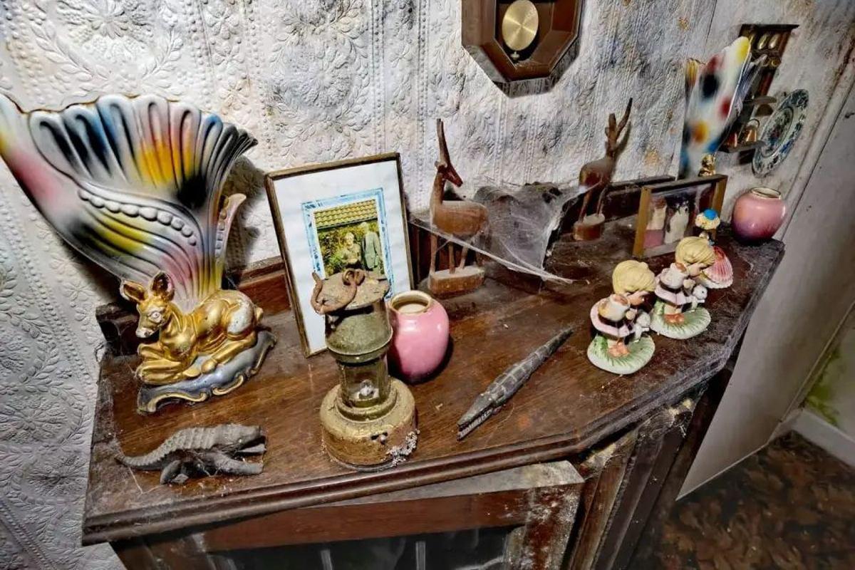 A casa foi abandonada há anos