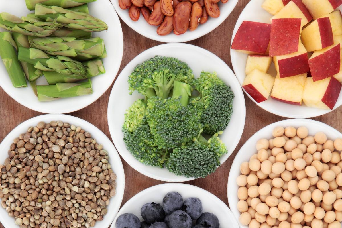 A introdução alimentar é uma importante fase de desenvolvimento, mas durante a adaptação, o leite materno continua sendo importante