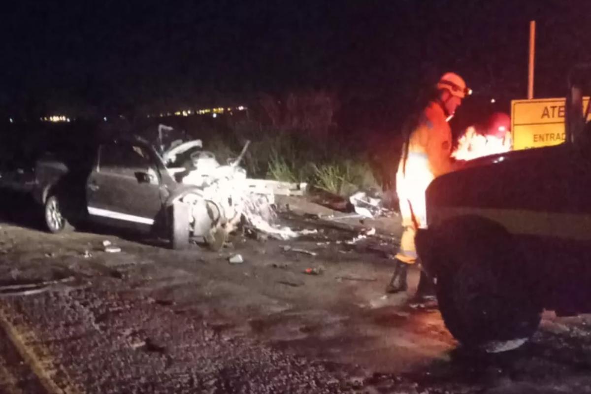 Cantor Piettro Dias, esposa e filho morrem em acidente de carro