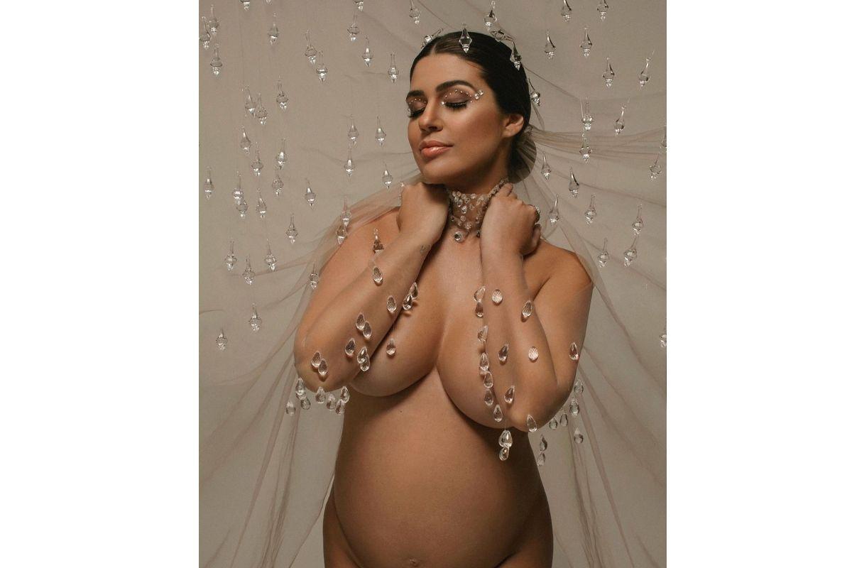 Vivian Amorim em ensaio fotográfico com 32 semanas