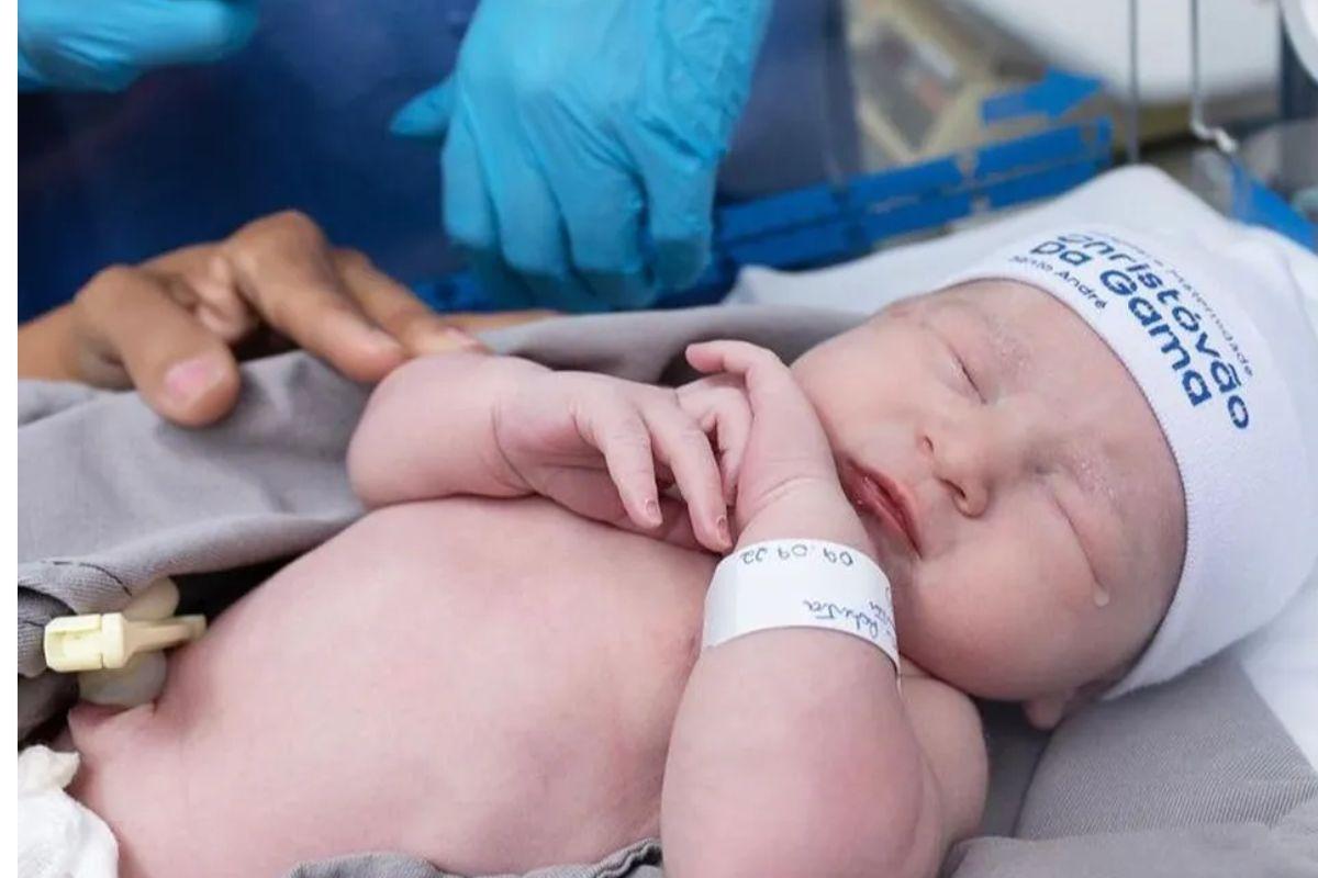 A cantora mostrou no Instagram os priemiros registros da filha