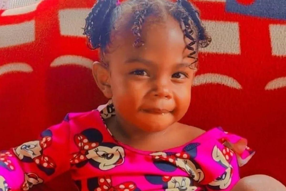 O padrasto disse a mãe que havia sofrido o acidente mas que a menina estava bem