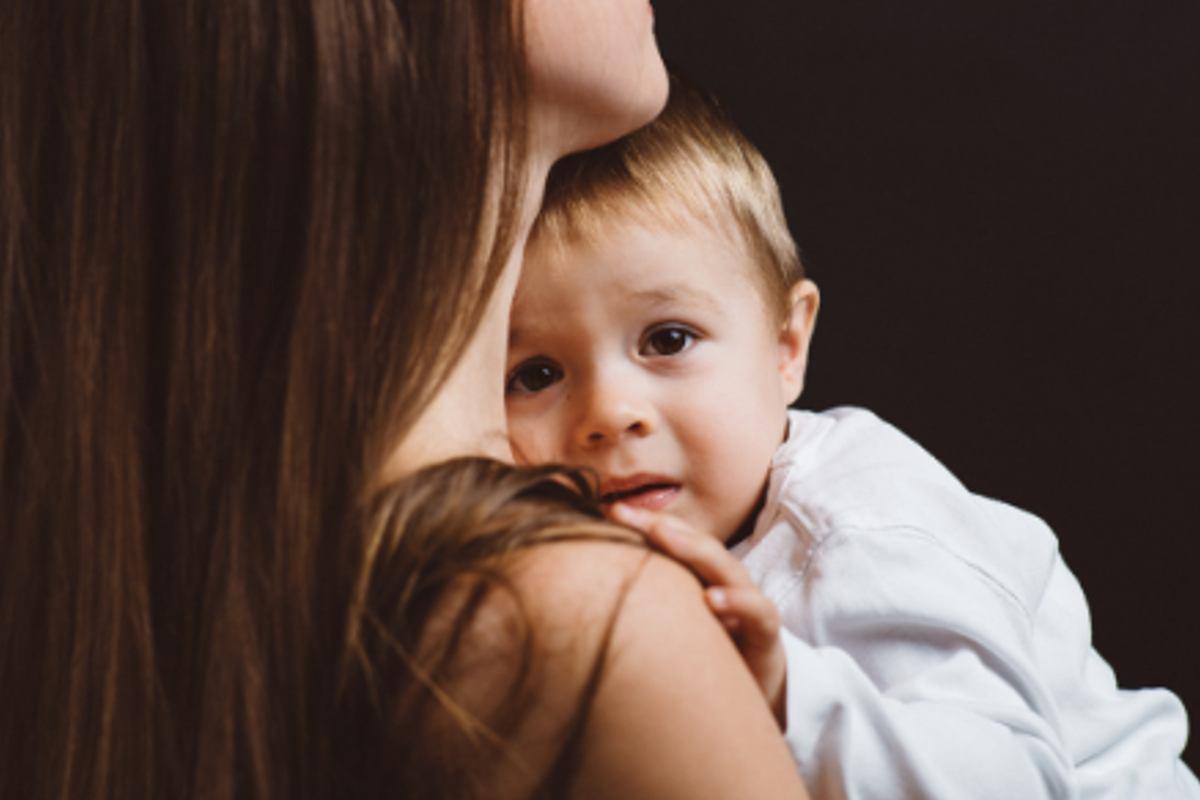 O casal estava com um bebê quando foram agredidos em Portugal