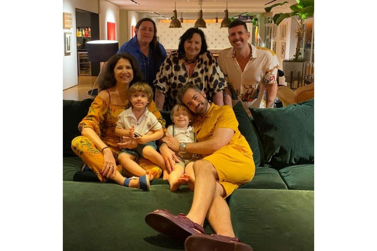 Thales Bretas compartilhou uma foto ao lado da família durante a virada de ano