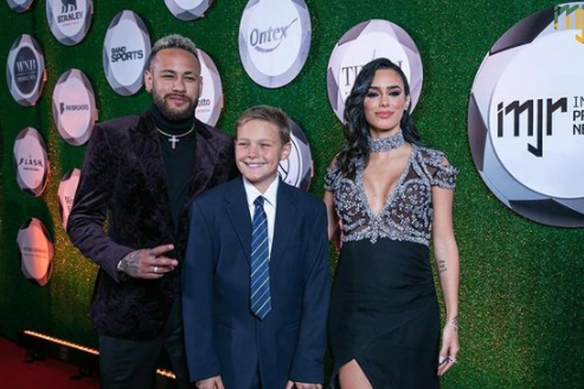 Neymar e Bruna Biancardi juntos em leilão beneficente