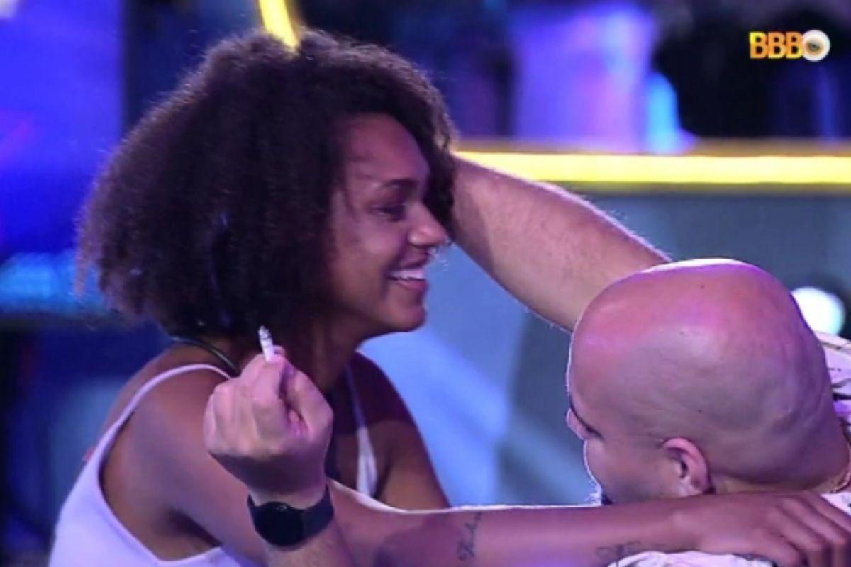 Tiago Abravanel promete dar uma festa de 15 anos para Jessilane
