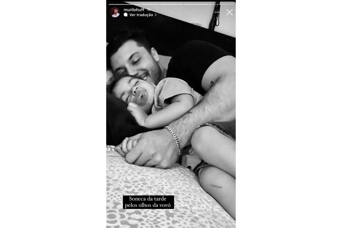 Murilo Huff mostra momento de carinho com o filho Léo