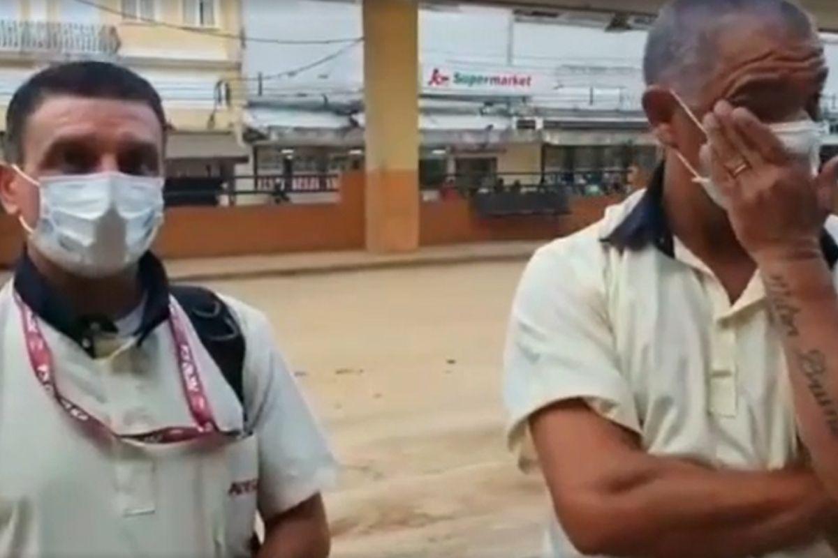 Motorista chora ao lembrar de menino que foi levado pela enxurrada