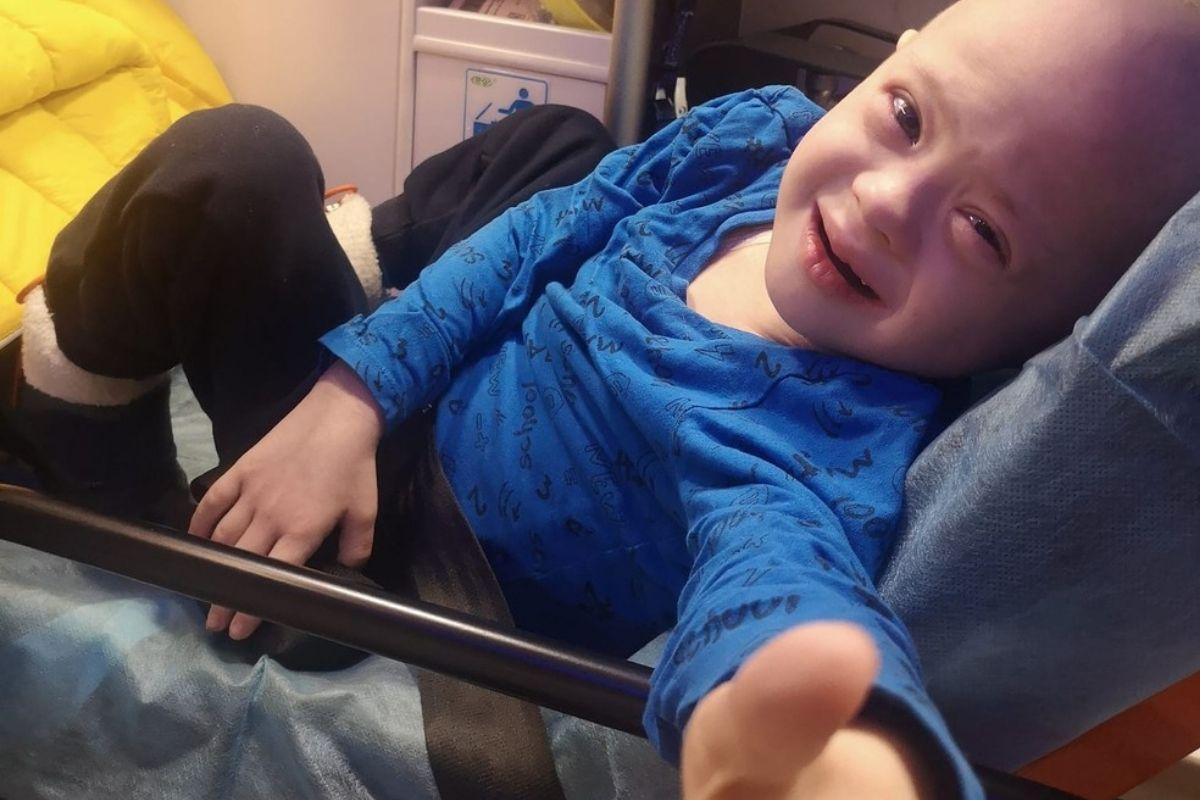 Nikita retomou o tratamento contra a leucemia na Polônia
