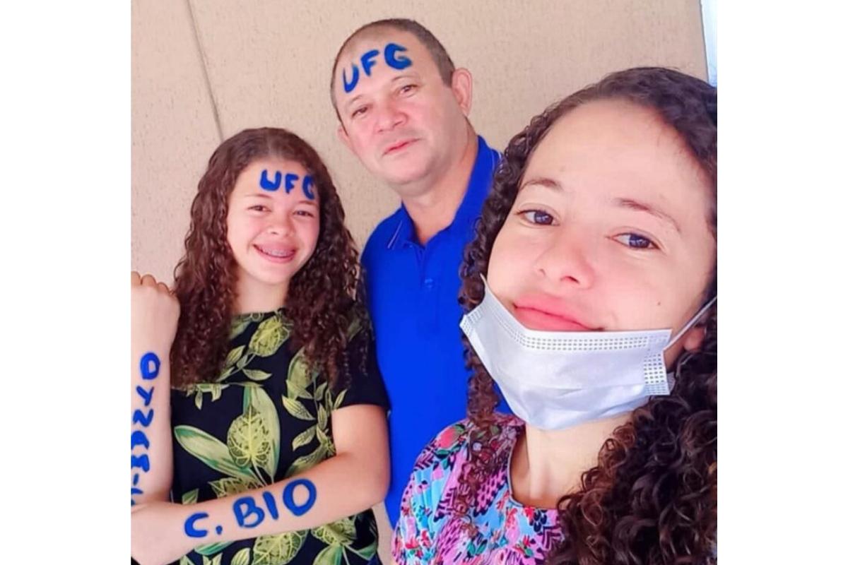 Pai e filha passam juntos em faculdade pública e contam a história