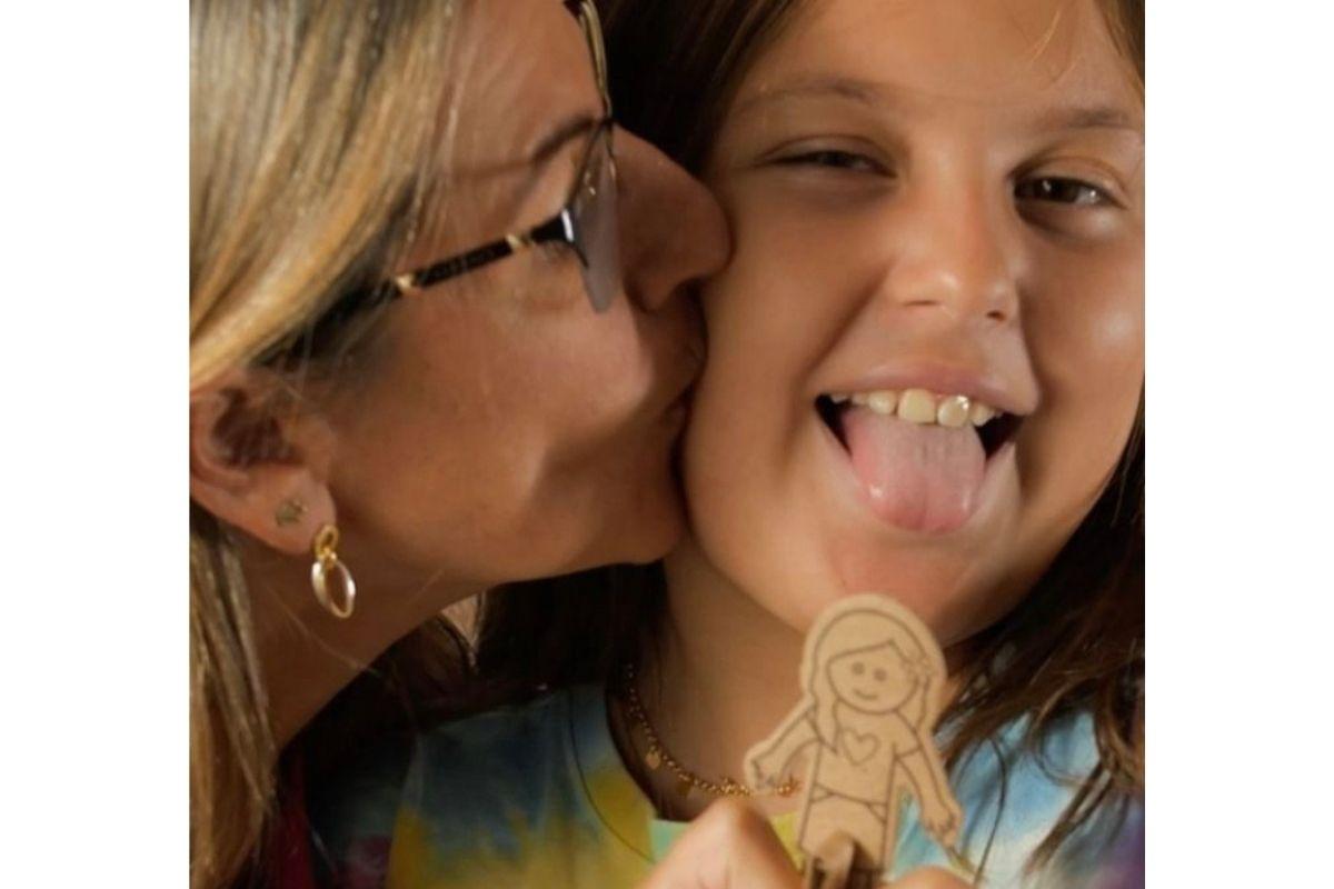 Simone é mãe de Roberta e Renato