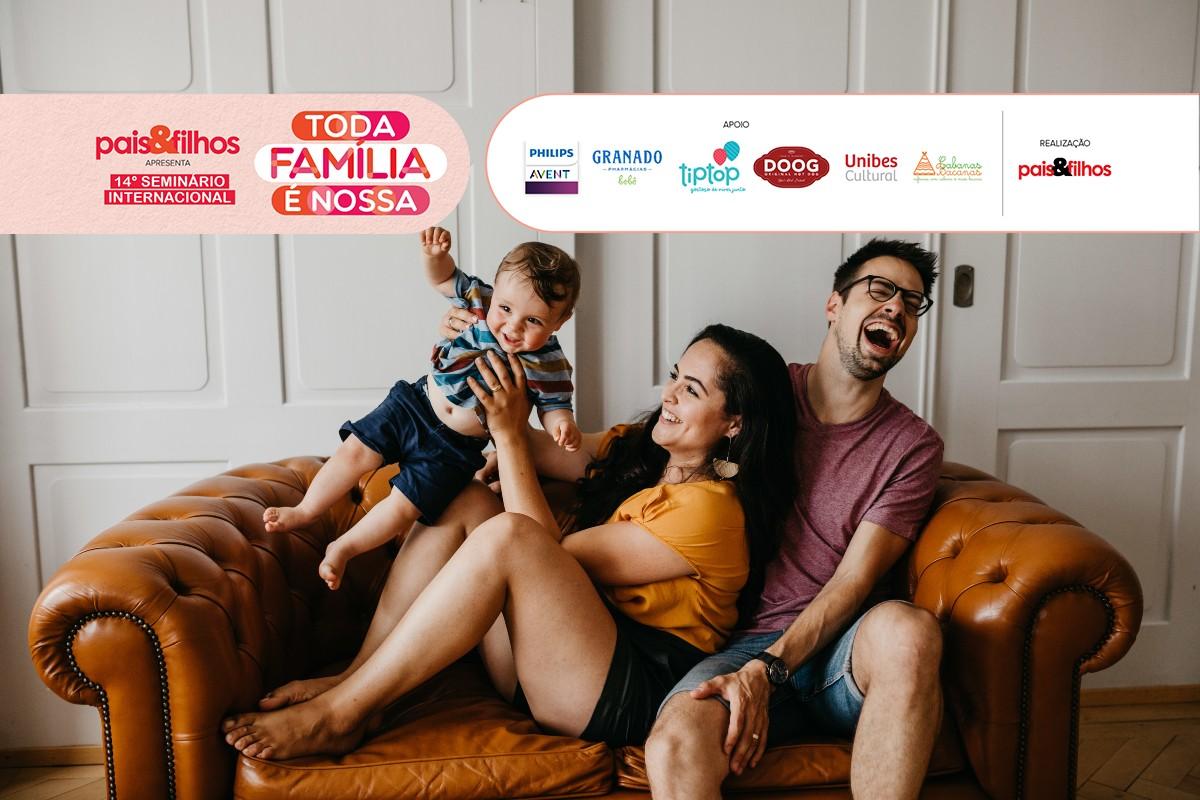 Família brincando junta