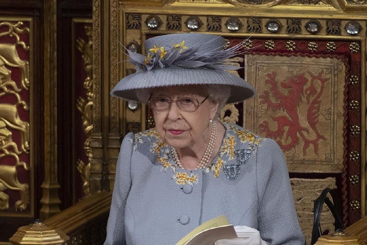 Rainha Elizabeth II quebra tradição ao escolher novo cão