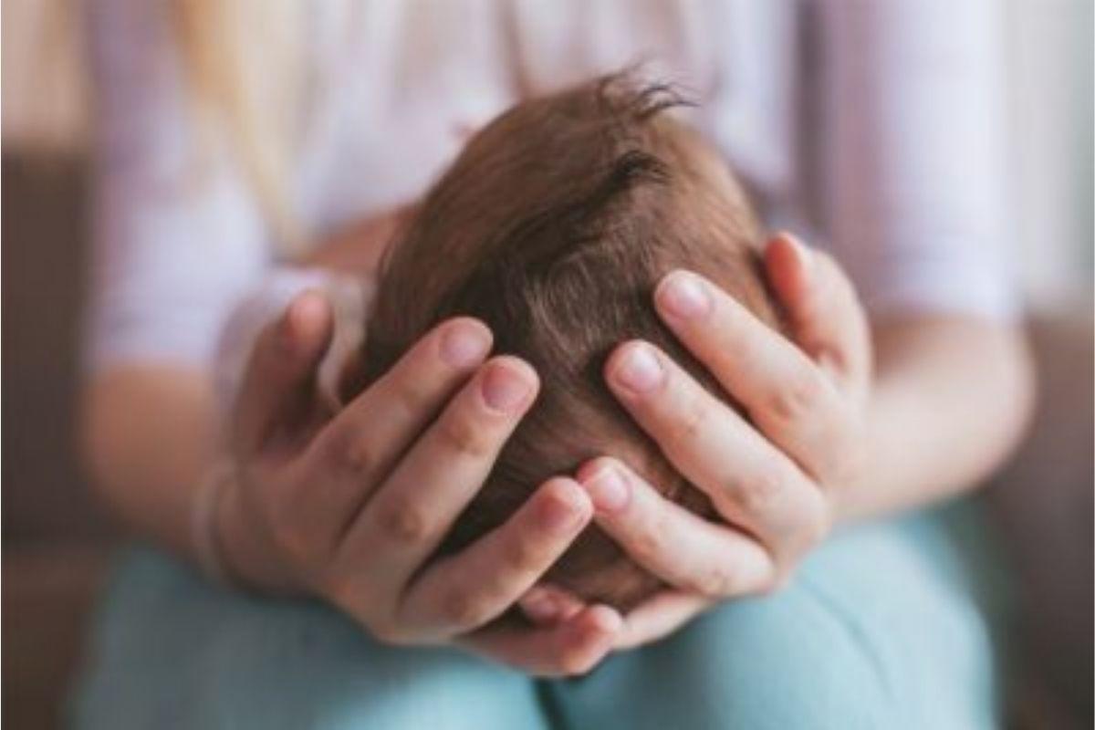 Relato de mãe: "Meu sogro fez um teste de DNA no meu filho sem eu saber"